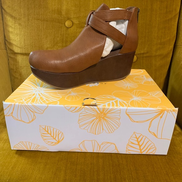yellow box balera shoes